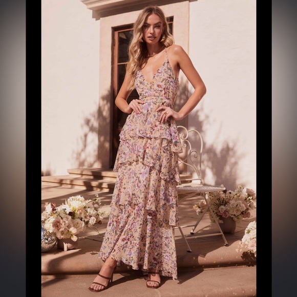 Astr Dresses & Skirts - Astr Rosana Floral Tiered Ruffle Maxi Dress in size XL